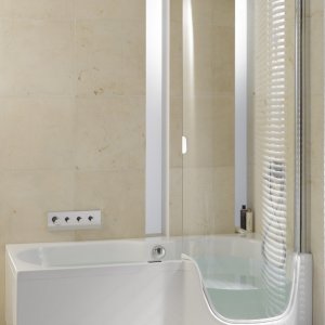 Bild von Bathroom reconfiguration into an accessible environment
